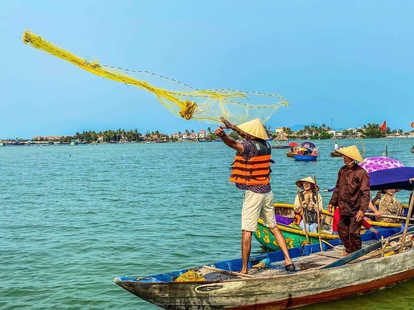 40 Minutes - Basket Boat Ride in the Water Coconut forest - What the ride does not include