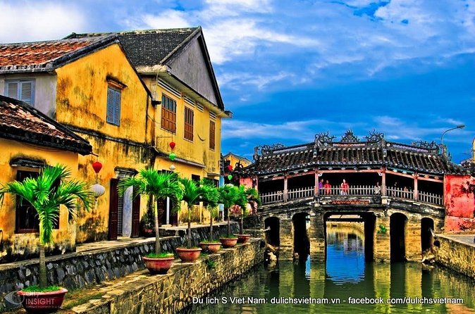 Ancient Town Walking Tour in Hoi An - Ancient houses and a glimpse into daily life
