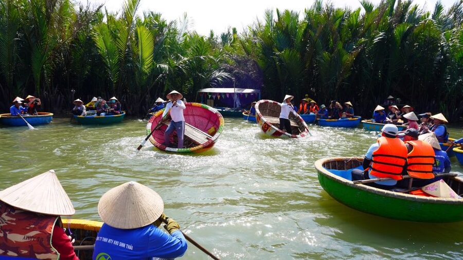 Basket Boat at Coconut Village, Kitchen Show and Big Lunch - Why the coconut waterways are worth your morning