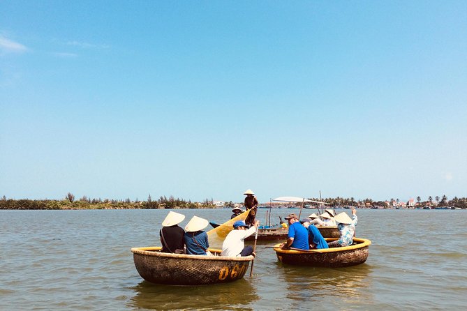 Basket Boat Ride and Old Town Walking Private Tour - Key points at a glance