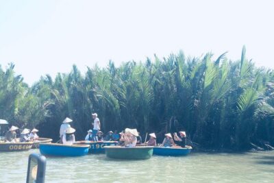 Basket Boat Ride and Old Town Walking Private Tour