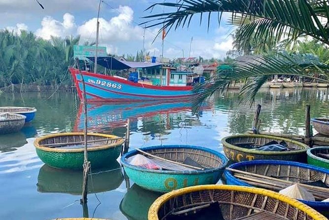 Basket Boat Riding at Bay May coconut village - What the Bay Mau basket boat ride is really like