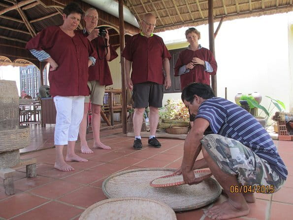 Cam Thanh Coconut Village & Lantern Making Eco Tour in Hoi An - Fishing turns a boat ride into a real activity