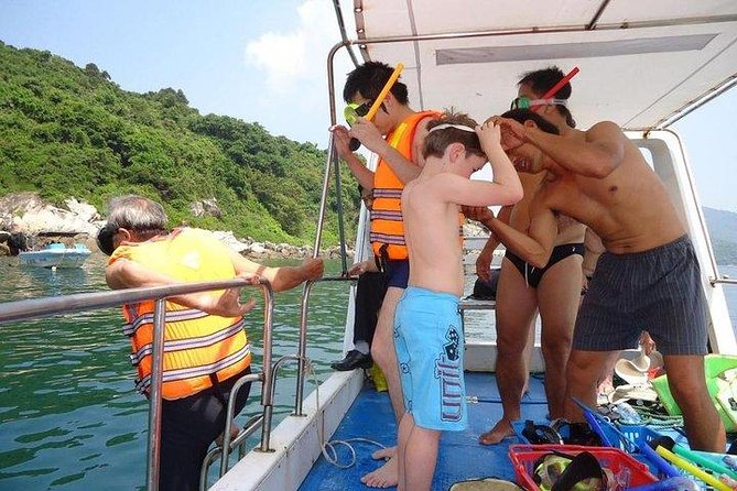 Cham Island: Snorkeling Tour - Seafood lunch at Cham Jungle Restaurant