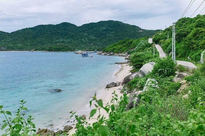 Cham Island Snorkeling - Wonderful Beach - Speedboat Daily Tour - The twenty-minute speedboat crossing