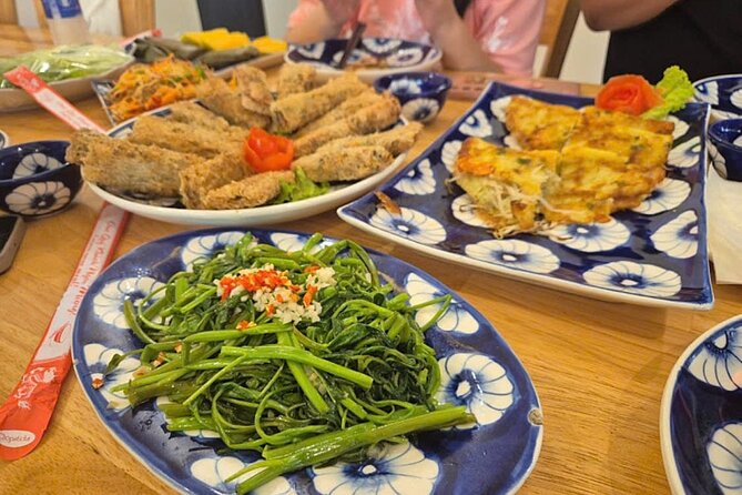 Cooking Class and Coconut Basket Boat Ride by Hangcoconut - Eating the meal you prepared