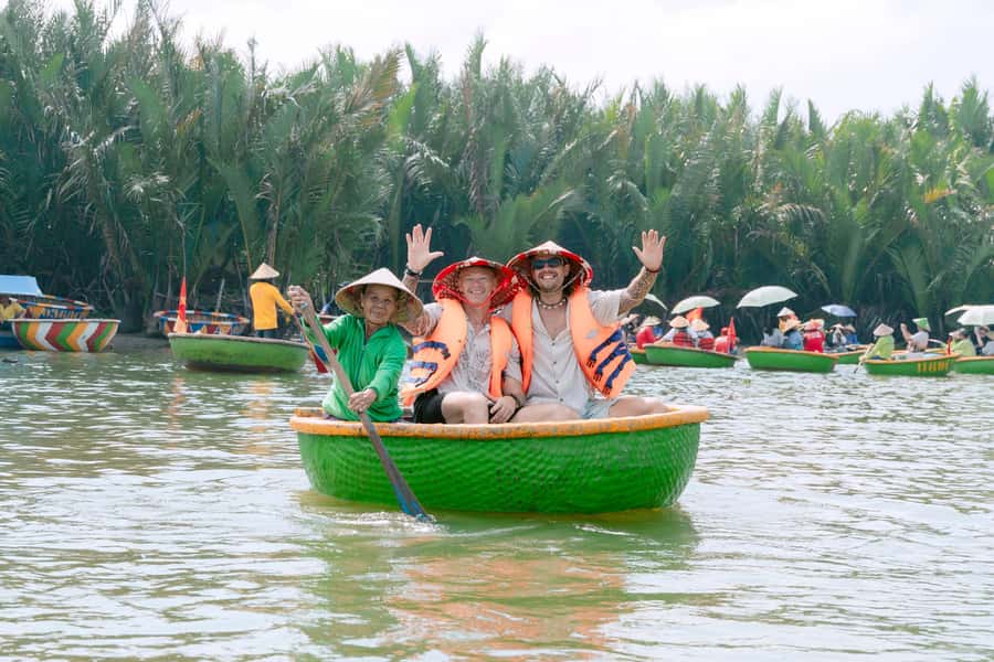COOKING CLASS & BASKET BOAT - Cooking four Vietnamese dishes