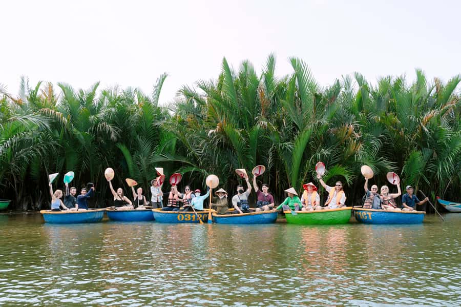 COOKING CLASS & BASKET BOAT - Cooking with Linh