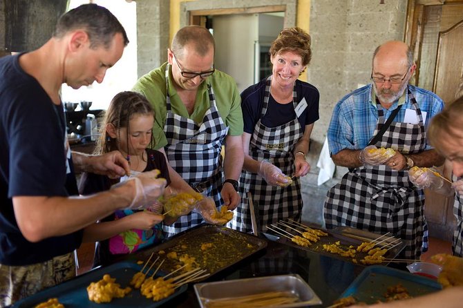 Cooking Class , Local Market , Basket Boat And CRABS FISHING - What the $65 price covers