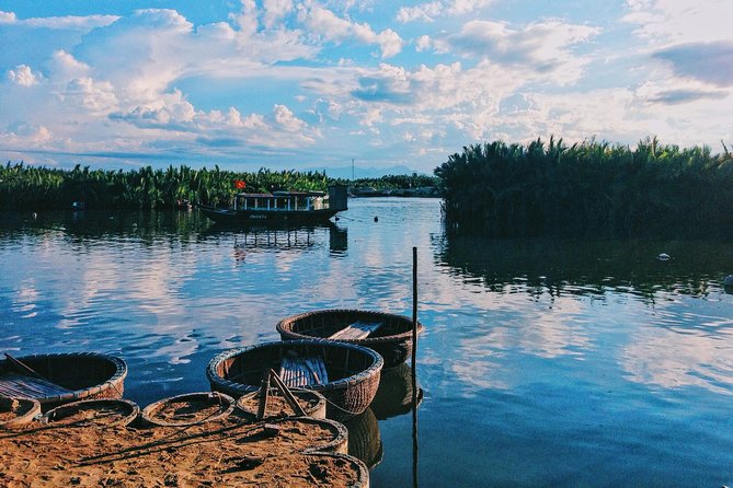 Countryside bike tour, basket boat and cooking class - Bay Mau Coconut Forest by bamboo basket boat