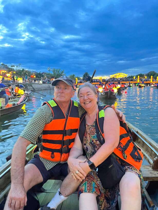 Da Nang: Cam Thanh Coconut Village and Hoi An Old Town Tour - A quiet ride on the Hoai River