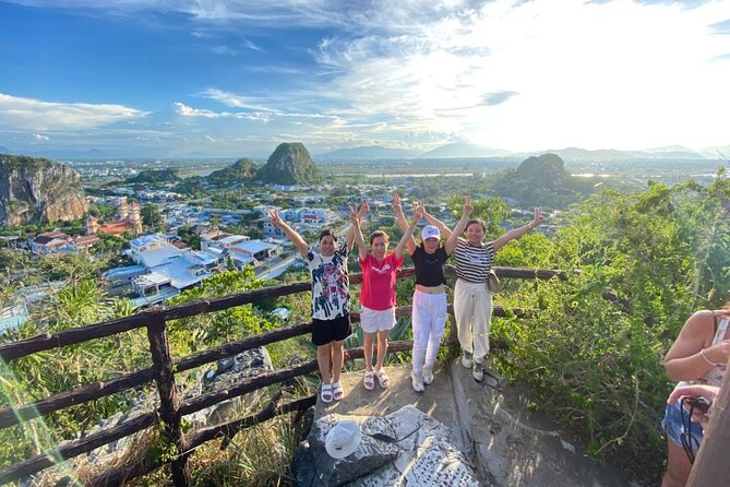 Da Nang Explore: Lady Buddha, Monkey Mountain & Am Phu Cave Tour - A local lunch of My Quang
