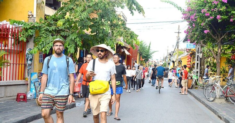Da Nang/Hoi An: Market & Old Town Private Tour with Transfer - The Fujian Assembly Hall and Hoi An’s worship traditions