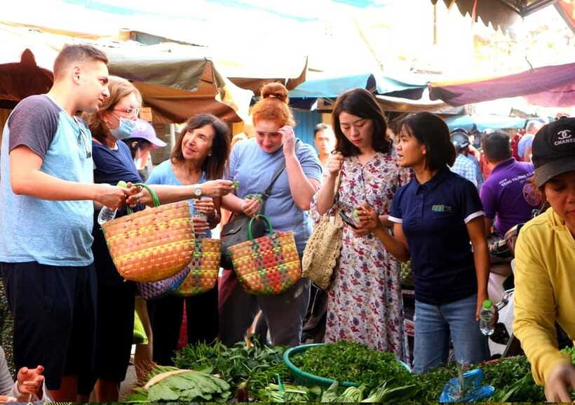Da Nang/Hoi An: Market Tour, Basket Boat Ride, Cooking Class - Who will enjoy this day most