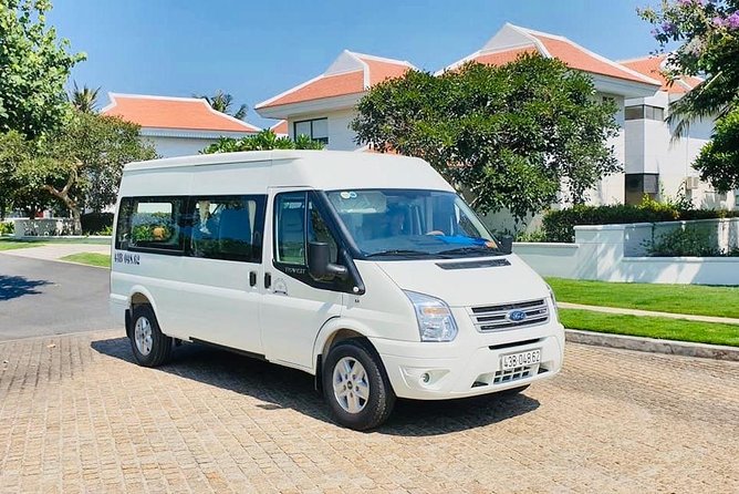 Daily Bus Hoi An - Da Nang Airport, Da Nang City - Finding the bus at Da Nang Airport