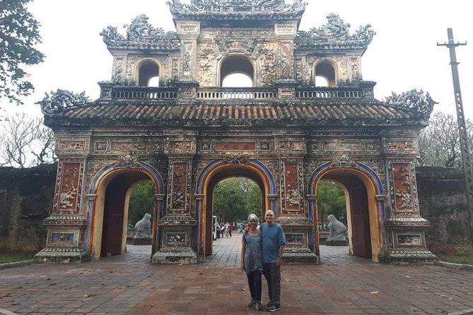 Daytrip to Hue Imperial Palace, Royal King Tomb &Perfume River via Hai Van Pass - A short boat ride on the Perfume River