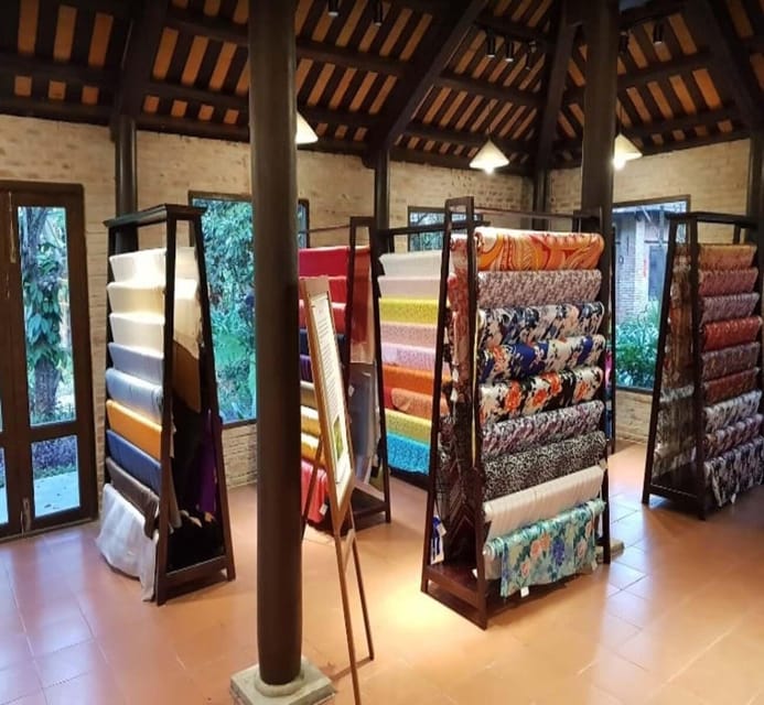 Discover Traditional Silk Process in Hoi An Silk Village - Pure silk, imitation fabric, and the final exhibition