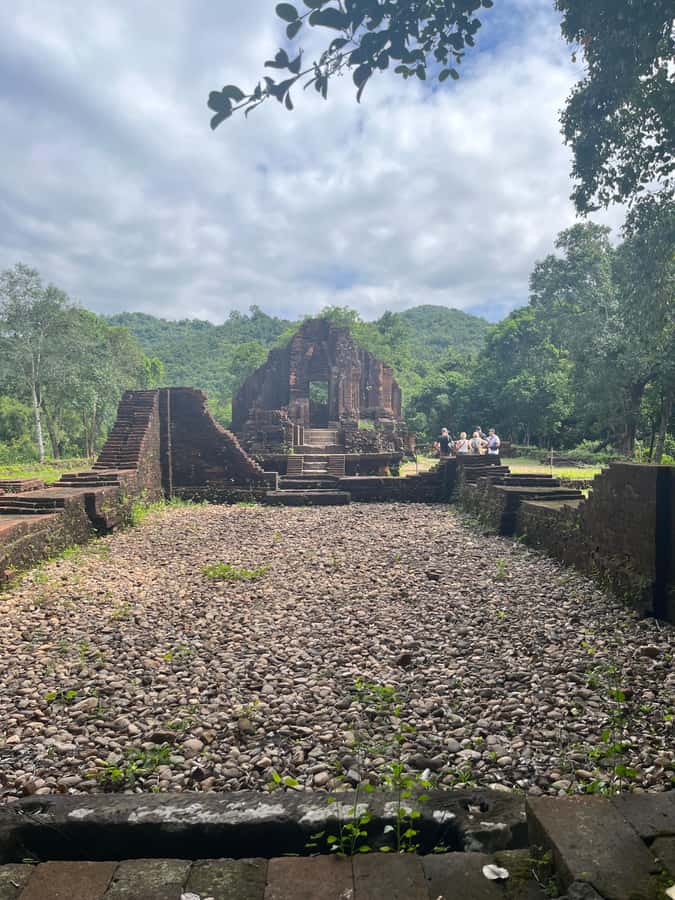 Early My Son tour/transfer to avoid crowd and the heat - The Champa performance near the ruins