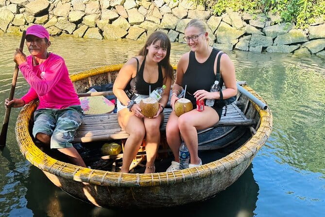 Experience Basket Boat Ride in Water Coconut Forest - The surprising open-water boat show