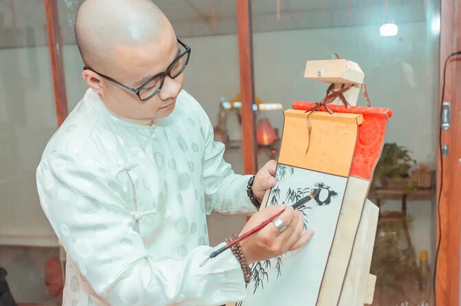 Experience Calligraphy Learning Class in Old Town Hoi An - Learning ancient and modern Vietnamese calligraphy