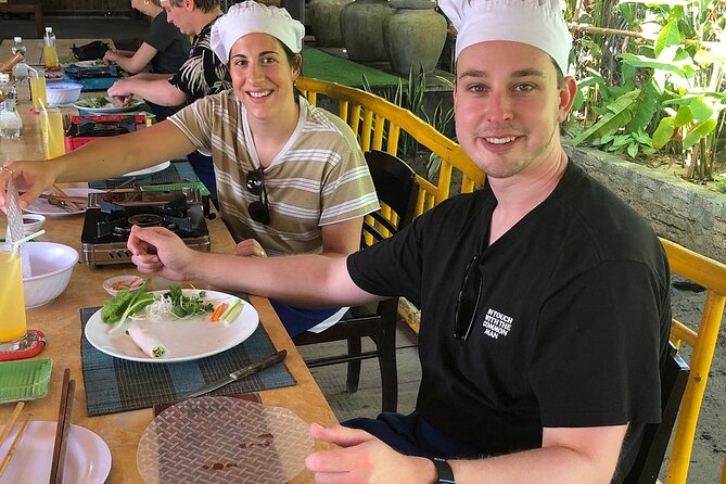 Experience Cooking Class for Lunch or Afternoon With Local Chef - Eating what you prepare