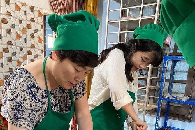 Experience Locals Market &Cooking Class With Master Chef Hoi An - Reaching the Cam Thanh cooking class