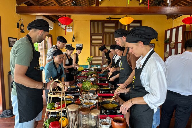 Express Cooking Class at Faifoo Central Restaurant - Meeting at 57 Hoàng Diệu in Cẩm Châu