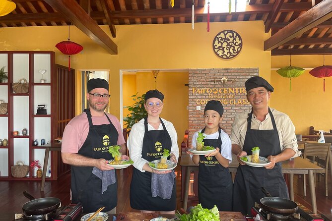 Express Cooking Class at Faifoo Central Restaurant - Learning with Susan, Ngoc, and the local kitchen team