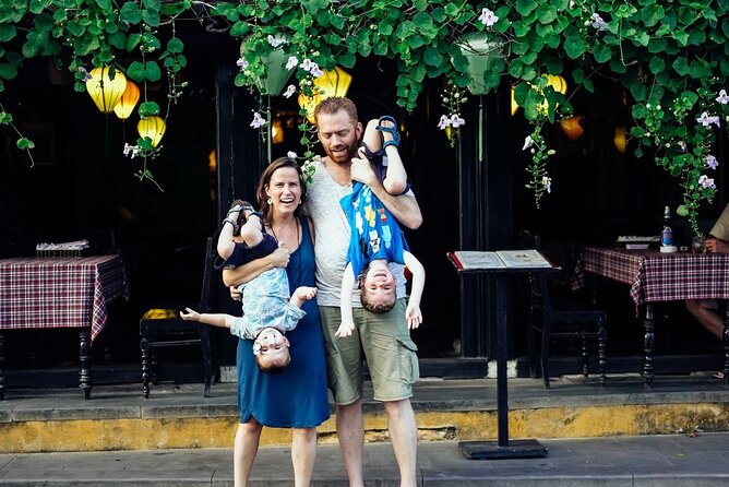 Family Photography Tour in Hoi An - The Japanese Covered Bridge and old-town settings