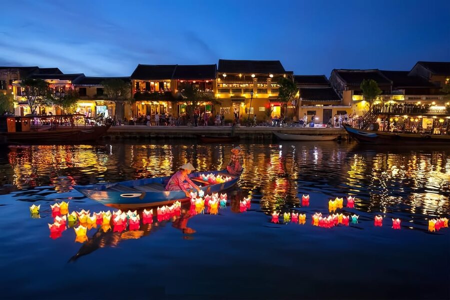 From Hoi An/ Da Nang: Hoi An City Tour & Release Lanterns - Handicrafts, galleries, and lantern-lit lanes