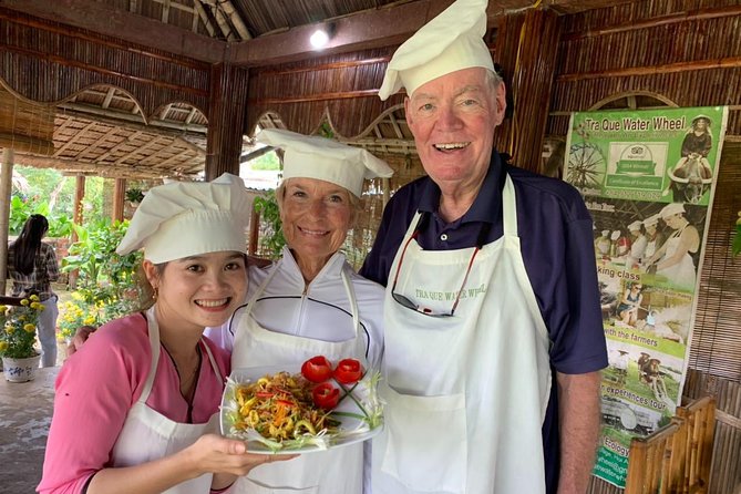 Full Experience Tour: Cooking Class & Basket Boat at Eco-Village - Cooking with the Hoang family