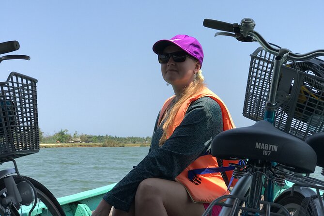 Half-Day Hoi An Countryside and Villages Tour by Bike - Tra Que Vegetable Village and the included meal