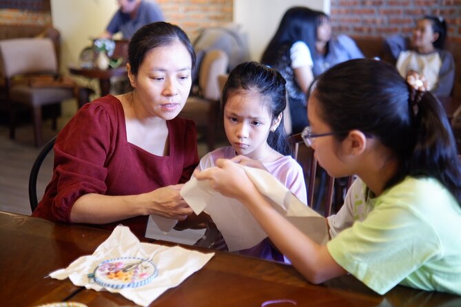 Hand Embroidery Workshop in Hoi An for Beginers - Taking the craft home after Little Daisy