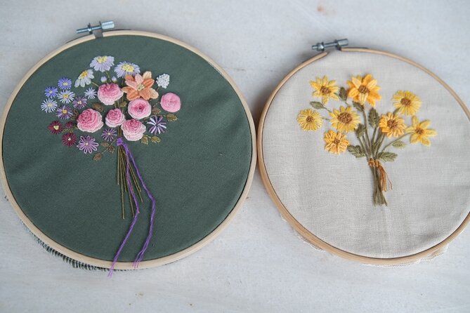 Hand Embroidery Workshop in Hoi An for Beginers - Trying flowers, including three-dimensional forms