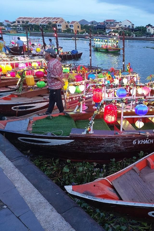 Hoi An Ancient Town Entrance Ticket with Drink - The traditional art performance at three daily times