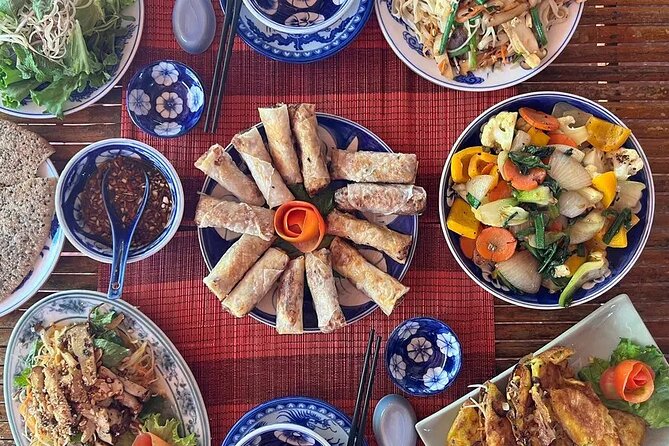 Hoi An Ancient Town - Night Market Street Food Tours By Night - Exploring Nguyen Hoang Night Market