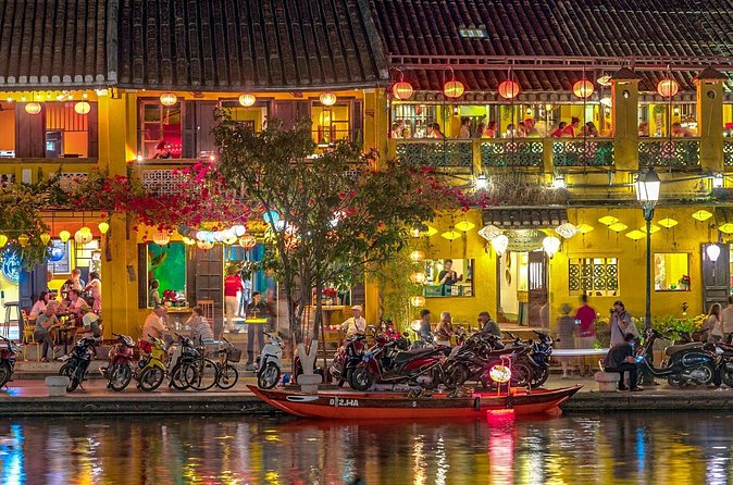 Hoi An Ancient Town - Night Market Street Food Walking Tours - A calmer stretch on the river