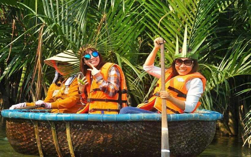 Hoi An: Basket Boat Ride in the BẢY MẪU Coconut Forest - What the Bay Mau Coconut Forest ride is really like