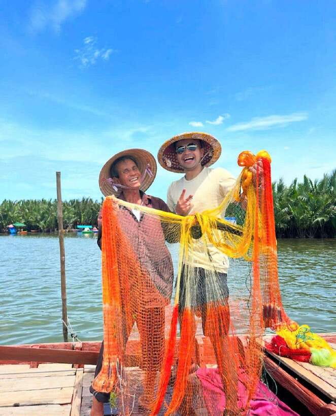 Hoi An: Basket Boat Ride in the BẢY MẪU Coconut Forest - Crab fishing, net casting, and coconut palms