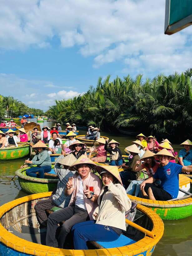 Hoi An: Basket Boat Ride in the BẢY MẪU Coconut Forest - Who will enjoy this activity most
