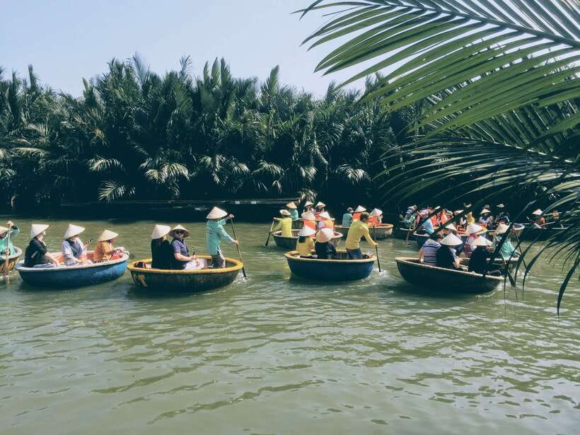 Hoi An: Basket Boat Riding at Bay mau coconut village - Paddling, fishing, and the spinning boat show