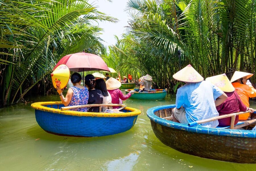 Hoi An: Basket boat tour at the coconut village - Basket-boat spinning, singing, and river entertainment