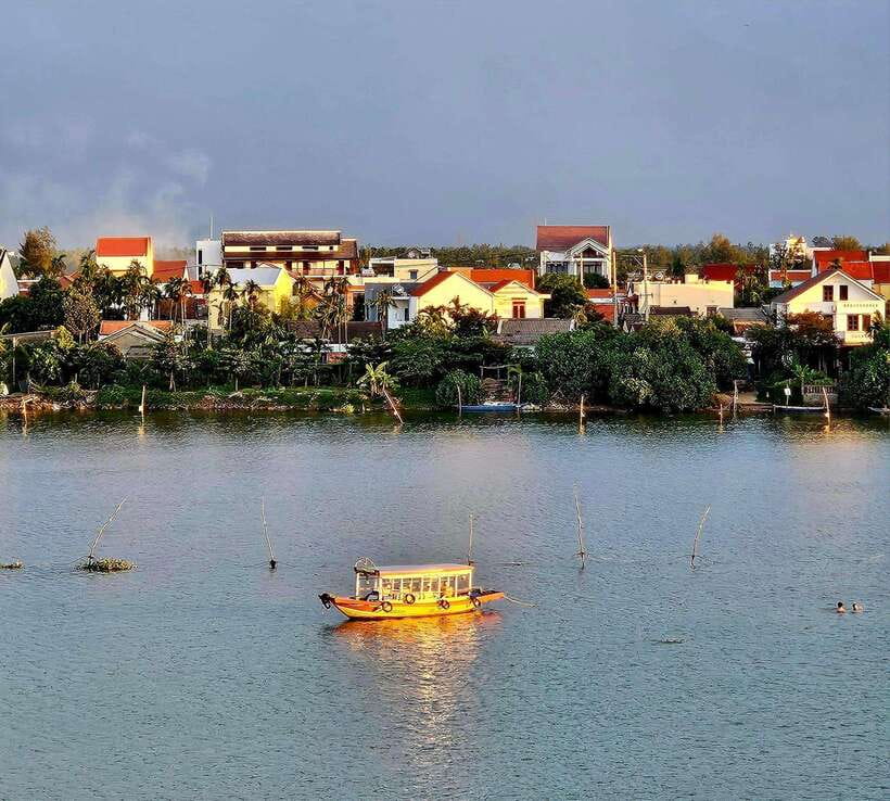 Hoi An: Basket Boat Tour by River Boat and Lantern Release - What the $19 price really covers