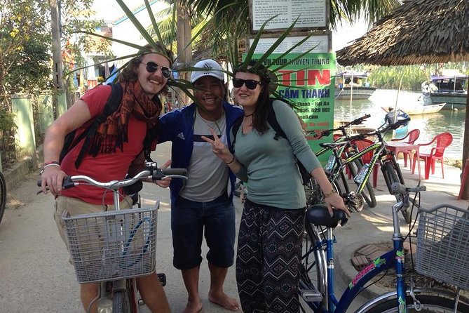 Hoi An Bicycle And Cooking Class Tour - 8:30 pickup and the ride toward Tra Que
