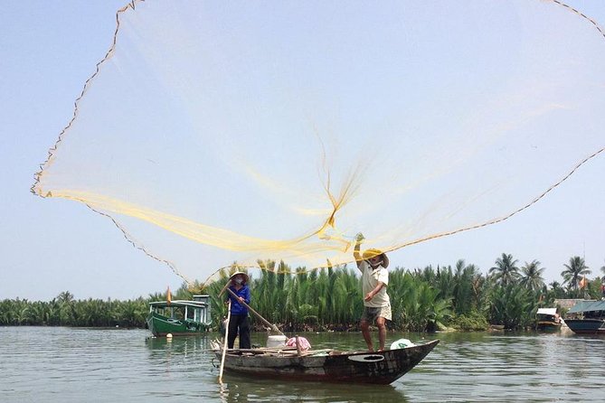 Hoi An Bicycle And Cooking Class Tour - Tra Que Vegetable Village and Hoi An’s kitchen herbs