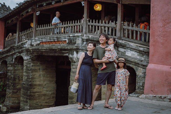 Hoi An City By Night And Release Paper Latern On Hoài river - Tan Ky Old House and the Japanese Covered Bridge