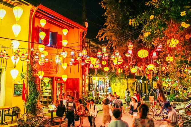 Hoi An City Tour–Boat Ride–Release Flower Lantern on river - The boat ride and flower lantern release