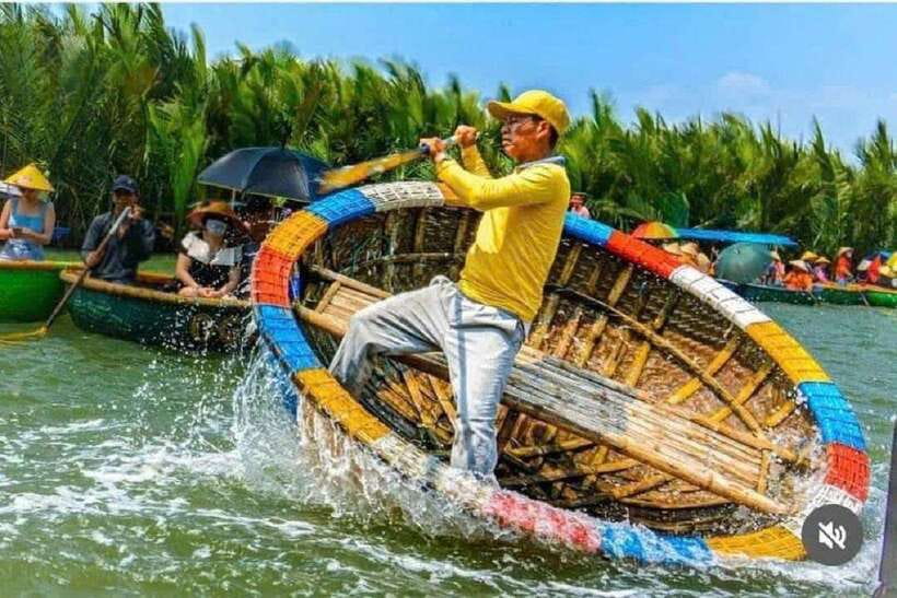 Hoi An: Coconut Basket Boat Ride by Hangcoconut - Karaoke in the middle of the river