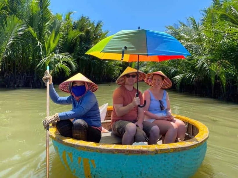 Hoi An Coconut Basket Boat Riding With Two-Way Transfers - Trying round nets, cast nets, and crab catching