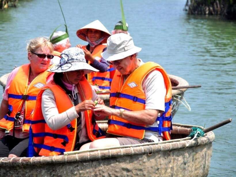 Hoi an : Coconut Boat & Hoi an Acient Town (Optional) - A clear look at the four-hour schedule